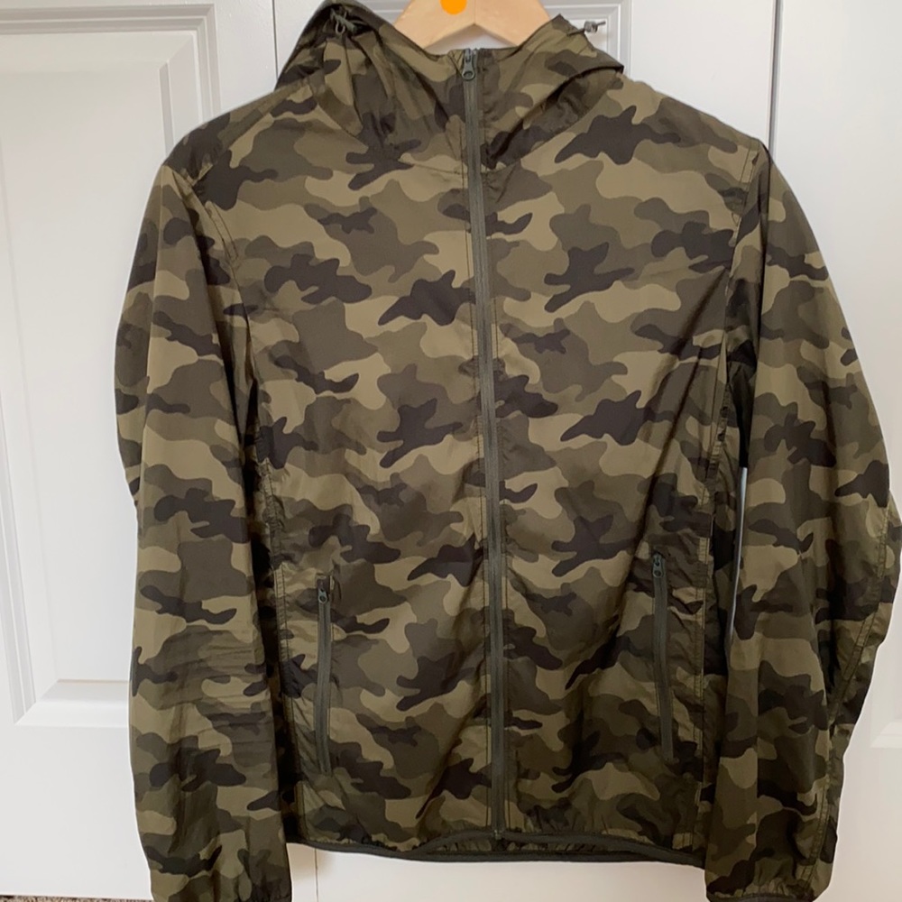 Men’s lightweight rain jacket